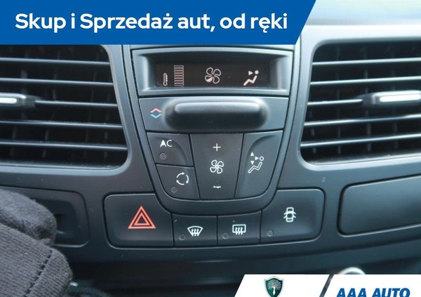 Renault Laguna cena 21000 przebieg: 181926, rok produkcji 2009 z Ciężkowice małe 277
